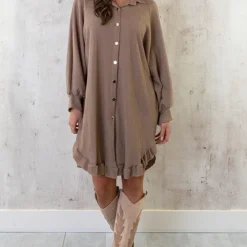Blouse Jurk Oversized Taupe 11 Blouse Jurk Oversized Taupe -Exporteren Dames Glam Winkel Blouse Jurk Oversized Taupe 3 586x900 1
