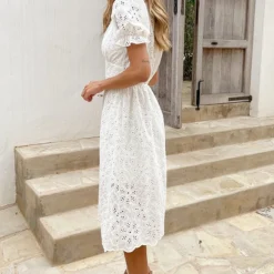 Embroidery Midi Jurk Pofmouwen Ecru -Exporteren Dames Glam Winkel Embroidery Midi Jurk Pofmouwen Ecru 9 586x900 1