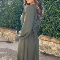 Londen Jurk Army -Exporteren Dames Glam Winkel Foto 25 10 2022 03 39 00 586x900 1