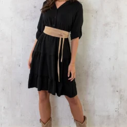 Laagjes Knopen Jurk Zwart -Exporteren Dames Glam Winkel Laagjes Knopen Jurk Zwart 2 586x900 1