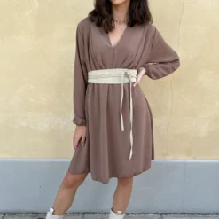 Limited Jurk Chicago Taupe -Exporteren Dames Glam Winkel Limited Jurk Chicago Taupe 1 1 586x900 1