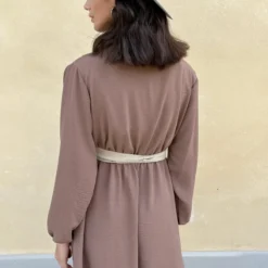 Limited Jurk Chicago Taupe -Exporteren Dames Glam Winkel Limited Jurk Chicago Taupe 2 586x900 1