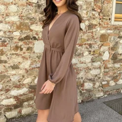 Londen Jurk Taupe -Exporteren Dames Glam Winkel Londen Jurk Taupe 1 1 586x900 1