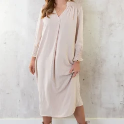 Maxi V-Hals Jurk Beige -Exporteren Dames Glam Winkel Maxi V Hals Jurk Beige 9 586x900 1