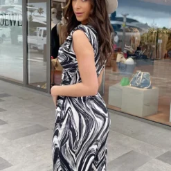 Midi Jurk Gedrapeerd Print Zwart Wit -Exporteren Dames Glam Winkel Midi Jurk Gedrapeerd Print Zwart Wit 7 586x900 1