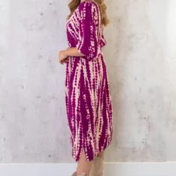 Midi Jurk Met Print Aubergine -Exporteren Dames Glam Winkel Midi Jurk Met Print Aubergine 3 586x900 1