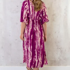 Midi Jurk Met Print Aubergine -Exporteren Dames Glam Winkel Midi Jurk Met Print Aubergine 4 586x900 1