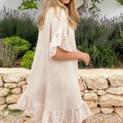 Mousseline Embroidery Oversized Jurk Beige -Exporteren Dames Glam Winkel Mousseline Embroidery Oversized Jurk Beige 3 586x900 1