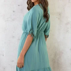 Oversized Jurk Gouden Detail Dust Mint 16 Oversized Jurk Gouden Detail Dust Mint -Exporteren Dames Glam Winkel Oversized Jurk Gouden Detail Dust Mint 1 586x900 2