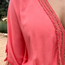 Oversized Jurk Gouden Detail Koraal -Exporteren Dames Glam Winkel Oversized Jurk Gouden Detail Koraal 1 586x900 1