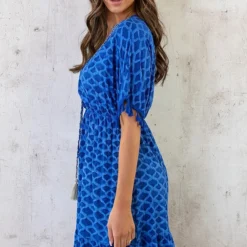 Oversized Jurk Gouden Detail Print Kobalt -Exporteren Dames Glam Winkel Oversized Jurk Gouden Detail Print Kobalt 4 586x900 1