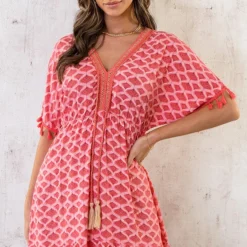 Oversized Jurk Gouden Detail Print Koraal -Exporteren Dames Glam Winkel Oversized Jurk Gouden Detail Print Koraal 2 586x900 2