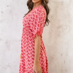 Oversized Jurk Gouden Detail Print Koraal -Exporteren Dames Glam Winkel Oversized Jurk Gouden Detail Print Koraal 4 586x900 2