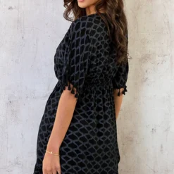 Oversized Jurk Gouden Detail Print Zwart -Exporteren Dames Glam Winkel Oversized Jurk Gouden Detail Print Zwart 1 586x900 2