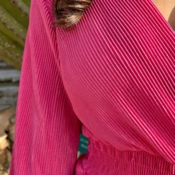 Musthave Deal Plisse Laagjes Jurk -Exporteren Dames Glam Winkel Plisse Laagjes Jurk Fuchsia close 586x900 1