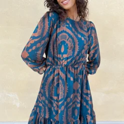 Ruffle Jurk Print Petrol Bruin 29 Ruffle Jurk Print Petrol Bruin -Exporteren Dames Glam Winkel Ruffle Jurk Print Petrol Bruin 6 586x900 3