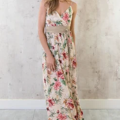 Spaghetti Maxi Jurk Bloemen Palm Beige -Exporteren Dames Glam Winkel Spaghetti Maxi Jurk Bloemen Palm Beige 3 586x900 1