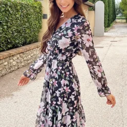 V-hals Jurk Paris Bloemen Zwart Roze -Exporteren Dames Glam Winkel V hals Jurk Paris Bloemen Zwart Roze 1 586x900 1