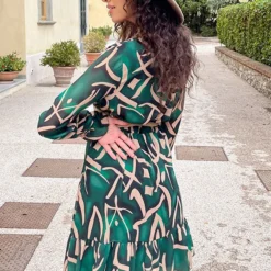 V-hals Jurk Paris Smaragd Goud -Exporteren Dames Glam Winkel V hals Jurk Paris Smaragd Goud 3 586x900 1