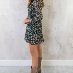 V-hals Strik Jurk Dots Smaragd 23 V-hals Strik Jurk Dots Smaragd -Exporteren Dames Glam Winkel V hals Strik Jurk Dots Smaragd 3 586x900 3