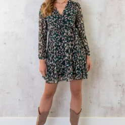 V-hals Strik Jurk Dots Smaragd 22 V-hals Strik Jurk Dots Smaragd -Exporteren Dames Glam Winkel V hals Strik Jurk Dots Smaragd 7 586x900 2