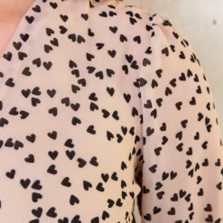 V-hals Strik Jurk Hartjes Beige -Exporteren Dames Glam Winkel V hals Strik Jurk Hartjes Beige 5 586x900 1