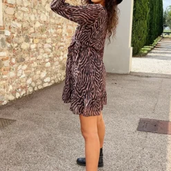 V-hals Strik Jurk Zebra Camel 23 V-hals Strik Jurk Zebra Camel -Exporteren Dames Glam Winkel V hals Strik Jurk Zebra Camel 1 586x900 2