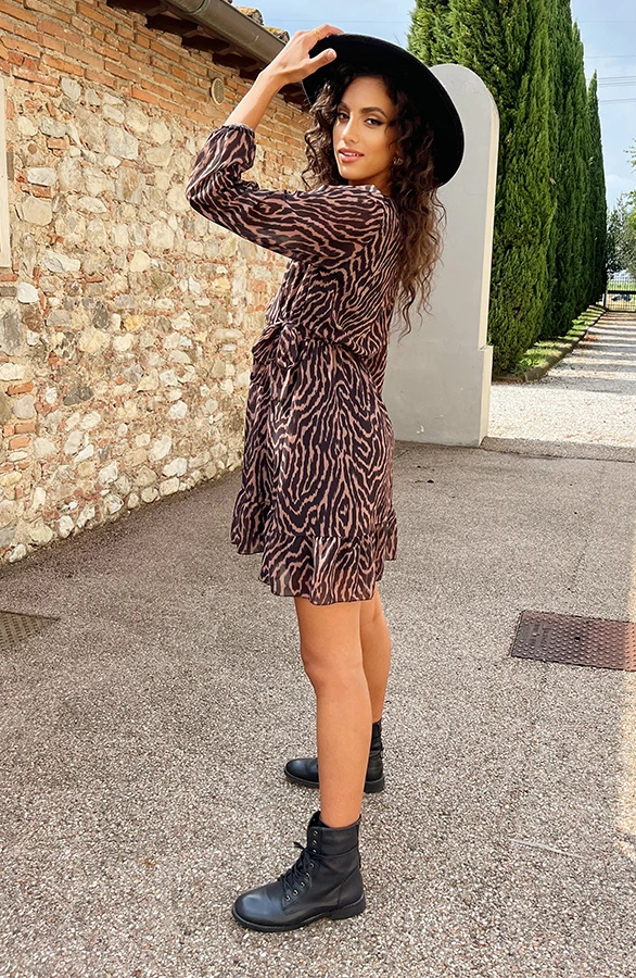 V-hals Strik Jurk Zebra Camel 11 V-hals Strik Jurk Zebra Camel - Afbeelding 11