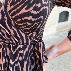 V-hals Strik Jurk Zebra Camel 18 V-hals Strik Jurk Zebra Camel -Exporteren Dames Glam Winkel V hals Strik Jurk Zebra Camel 586x900 1