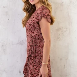 Wikkel Jurk Cheetah Koraal 9 Wikkel Jurk Cheetah Koraal -Exporteren Dames Glam Winkel Wikkel Jurk Cheetah Koraal 5 586x900 1