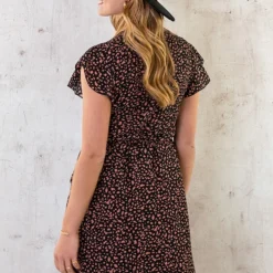 Wikkel Jurk Cheetah Zwart Koraal -Exporteren Dames Glam Winkel Wikkel Jurk Cheetah Zwart Koraal 4 586x900 1