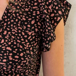 Wikkel Jurk Cheetah Zwart Koraal -Exporteren Dames Glam Winkel Wikkel Jurk Cheetah Zwart Koraal 586x900 1