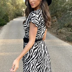 Wikkel Jurk Zebra Zwart Wit 12 Wikkel Jurk Zebra Zwart Wit -Exporteren Dames Glam Winkel Wikkel Jurk Zebra Zwart Wit 3 586x900 1