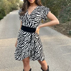 Wikkel Jurk Zebra Zwart Wit 13 Wikkel Jurk Zebra Zwart Wit -Exporteren Dames Glam Winkel Wikkel Jurk Zebra Zwart Wit 4 586x900 1